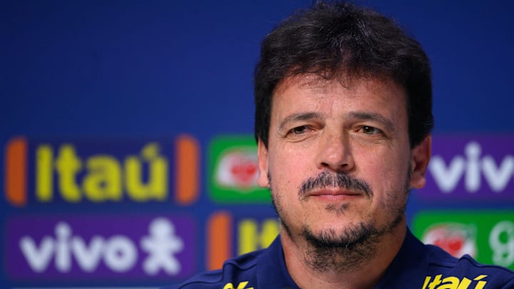 O treinador vai fazer dupla função, se dividindo entre seleção e clube O treinador vai fazer dupla função, se dividindo entre seleção e clube