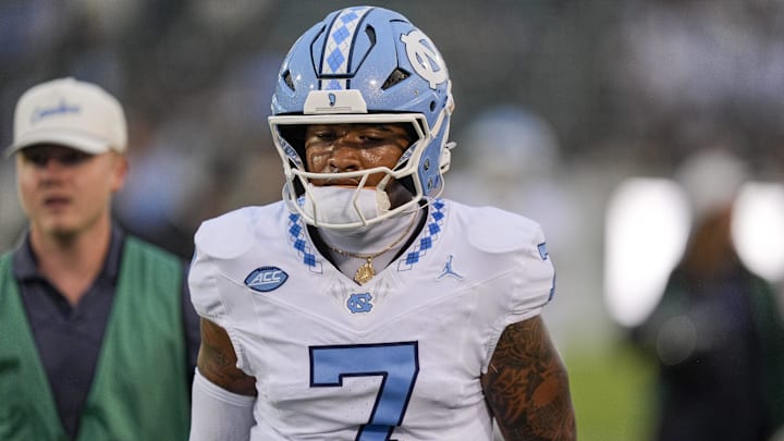 North Carolina Tar Heels linebacker Khmori House (7)