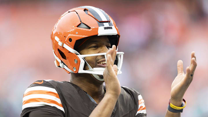 Cleveland Browns quarterback Jameis Winston (5) claps as they take the field for warm ups before the game against the Miami Dolphins at Huntington Bank Field. Mandatory Credit: Scott Galvin-Imagn Images