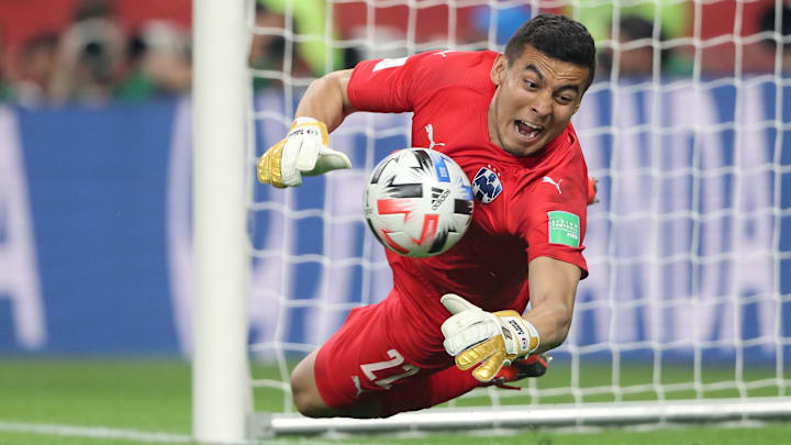 Luis Cárdenas se lució con dos grandes atajadas sobre River Plate.