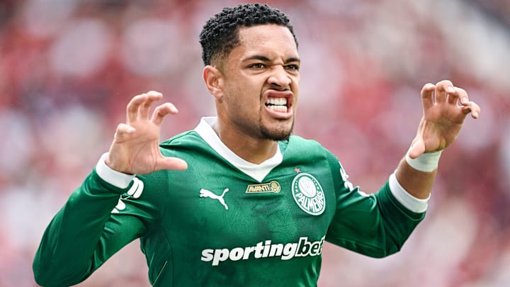 Palmeiras de Vitor Roque enfrenta a LDU na altitude de Quito