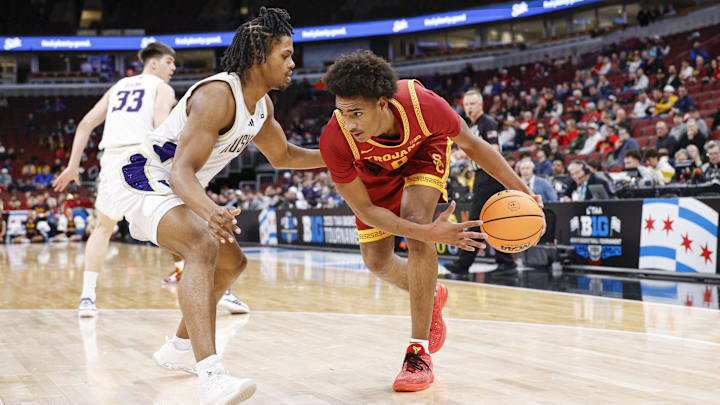 USC guard Alijah Arenas will return to school next season.