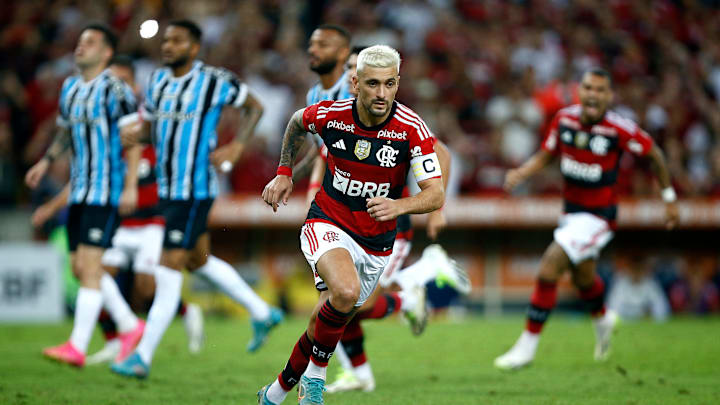 Flamengo não jogou bem, mas voltou a vencer o Grêmio