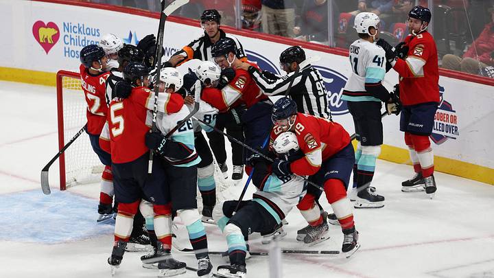Seattle Kraken and Florida Panthers players get into a scuffle during the second period at Amerant Bank Arena. Mandatory Credit: Isabella Frias-Imagn Images Seattle Kraken and Florida Panthers players get into a scuffle during the second period at Amerant Bank Arena. Mandatory Credit: Isabella Frias-Imagn Images