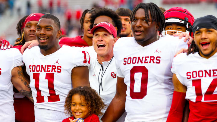 Apr 20, 2024; Norman, OK, USA; Oklahoma Sooners head coach Brent Venables sings with Oklahoma Sooners linebacker Kobie McKinzie (11) and Oklahoma Sooners defensive lineman David Stone (0) after the Oklahoma Sooners spring game at Gaylord Family OK Memorial Stadium. Mandatory Credit: Kevin Jairaj-USA TODAY Sports Apr 20, 2024; Norman, OK, USA; Oklahoma Sooners head coach Brent Venables sings with Oklahoma Sooners linebacker Kobie McKinzie (11) and Oklahoma Sooners defensive lineman David Stone (0) after the Oklahoma Sooners spring game at Gaylord Family OK Memorial Stadium. Mandatory Credit: Kevin Jairaj-USA TODAY Sports