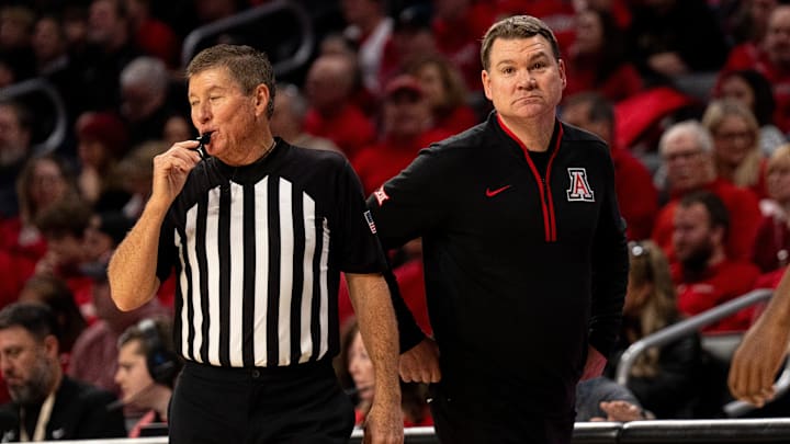Arizona Wildcats head coach Tommy Lloyd.