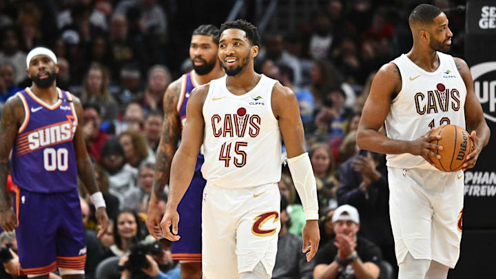 Phoenix Suns v Cleveland Cavaliers