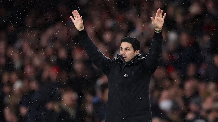 Mikel Arteta mira título da Premier League 2024/25