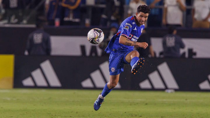 El capitán uruguayo Ignacio Rivero evitó otro ridículo de Cruz Azul