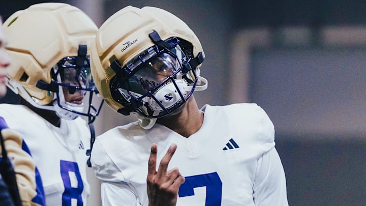 Ephesians Prysock (7), shown here with Tacario Davis, played with him at Arizona and now at the UW. Ephesians Prysock (7), shown here with Tacario Davis, played with him at Arizona and now at the UW.