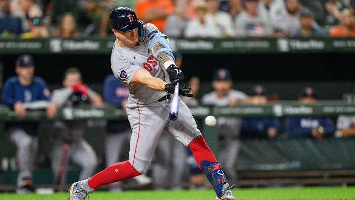 Tyler O'Neill hits a single