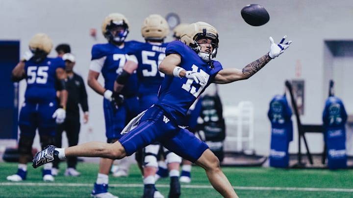 Audric Harris shows off his receiving skills in UW spring practice. Audric Harris shows off his receiving skills in UW spring practice.