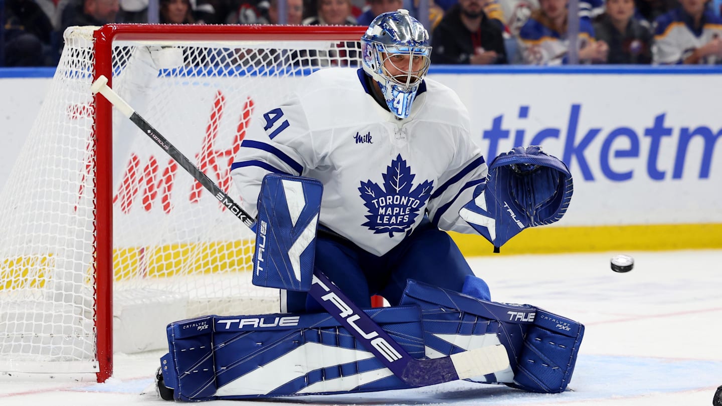 Maple Leafs lose Anthony Stolarz minutes into game against Capitals