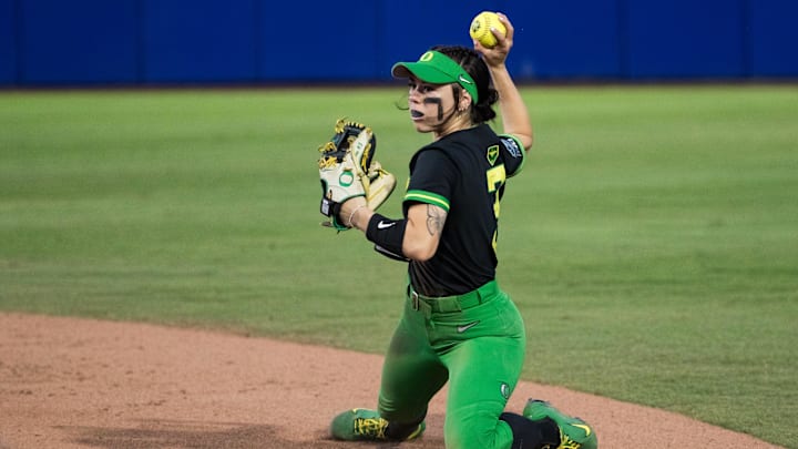 A sophomore from Denton, Texas, Kaylynn Jones returns to anchor the keystone spot for the Oregon Ducks in 2026, second team All-Big-Ten last season with a .345 batting average and 16 steals.