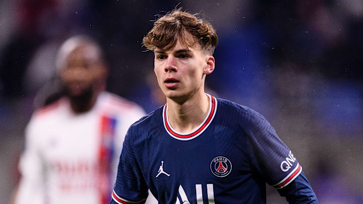 Edouard Michut s'est engagé avec Sunderland et quitte le PSG en prêt avec option d'achat