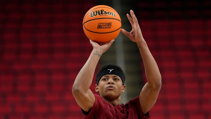 Mar 20, 2025; Raleigh, NC, USA; Oklahoma Sooners guard Jeremiah Fears (0) shoots during practice at Lenovo Center. Mar 20, 2025; Raleigh, NC, USA; Oklahoma Sooners guard Jeremiah Fears (0) shoots during practice at Lenovo Center.