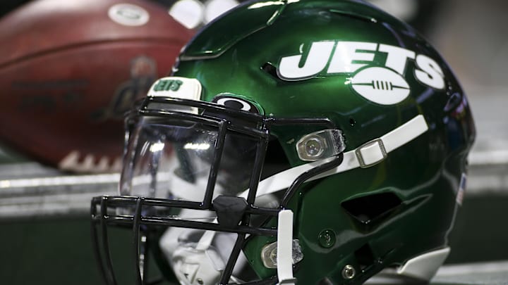 Aug 15, 2019; Atlanta, GA, USA; New York Jets helmet on the sideline against the Atlanta Falcons in the second half at Mercedes-Benz Stadium. Mandatory Credit: Brett Davis-Imagn Images Aug 15, 2019; Atlanta, GA, USA; New York Jets helmet on the sideline against the Atlanta Falcons in the second half at Mercedes-Benz Stadium. Mandatory Credit: Brett Davis-Imagn Images