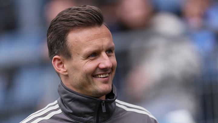 Claus Costa arbeitet fleißig an dem neuen HSV-Kader Claus Costa arbeitet fleißig an dem neuen HSV-Kader