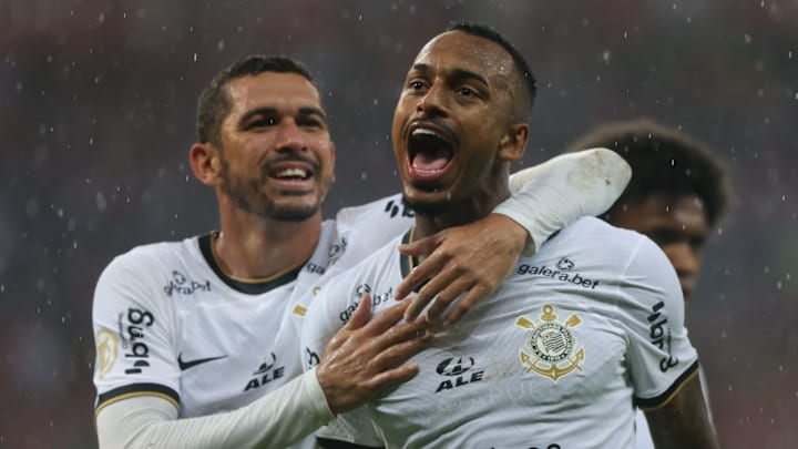 O zagueiro Raul Gustavo estará de volta à zaga do Corinthians contra o Cuiabá