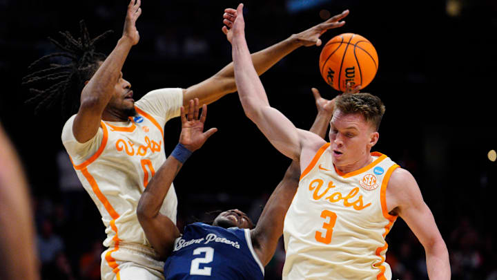 Saint Peter's v Tennessee