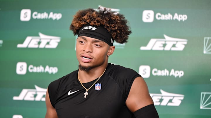 Jun 11, 2025; Florham Park, NY, USA; New York Jets quarterback Justin Fields (7) speaks at a press conference during minicamp at Atlantic Health Jets Training Center. Mandatory Credit: John Jones-Imagn Images Jun 11, 2025; Florham Park, NY, USA; New York Jets quarterback Justin Fields (7) speaks at a press conference during minicamp at Atlantic Health Jets Training Center. Mandatory Credit: John Jones-Imagn Images
