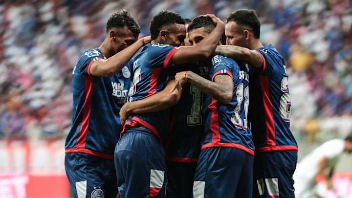 Bahia abriu 3 a 0, mas levou dois gols no fim Bahia abriu 3 a 0, mas levou dois gols no fim