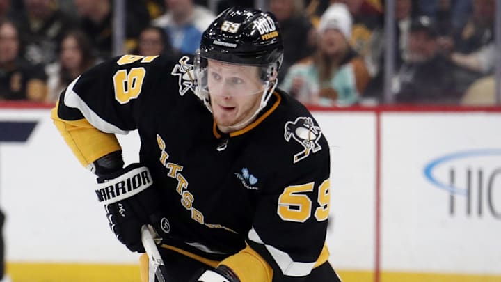 Jan 11, 2024; Pittsburgh, Pennsylvania, USA; Pittsburgh Penguins left wing Jake Guentzel (59) skates