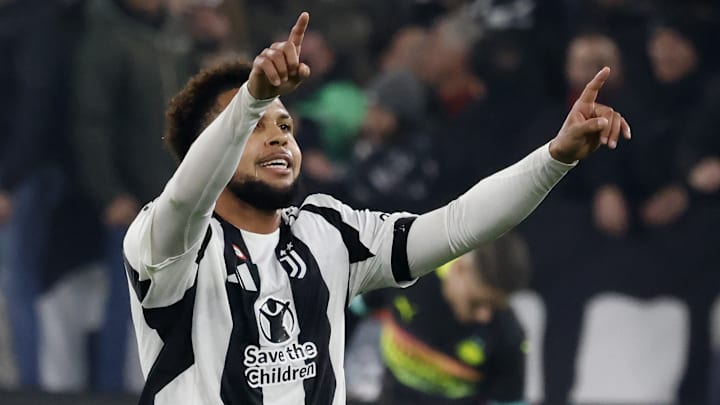 Superbe but de Weston McKennie à l'Allianz Stadium