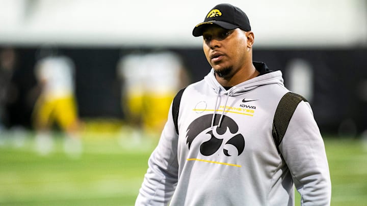 Iowa running backs coach Ladell Betts calls out instructions during a spring NCAA college football practice, Tuesday, March 29, 2022, at the University of Iowa Indoor Practice Facility in Iowa City, Iowa.
220329 Iowa Spring Fb 027 Jpg Iowa running backs coach Ladell Betts calls out instructions during a spring NCAA college football practice, Tuesday, March 29, 2022, at the University of Iowa Indoor Practice Facility in Iowa City, Iowa.
220329 Iowa Spring Fb 027 Jpg
