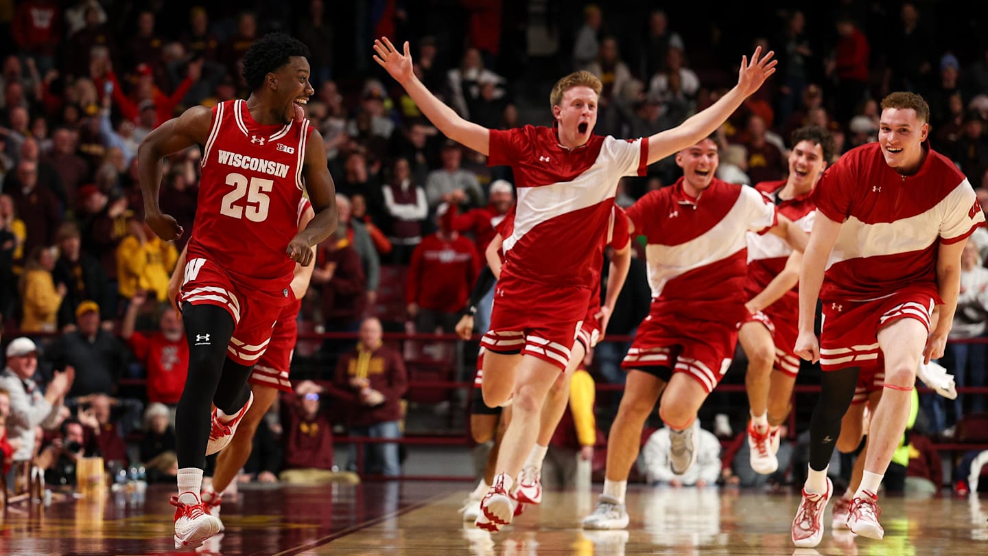 Wisconsin Badgers match the school's longest string of dominance over Minnesota