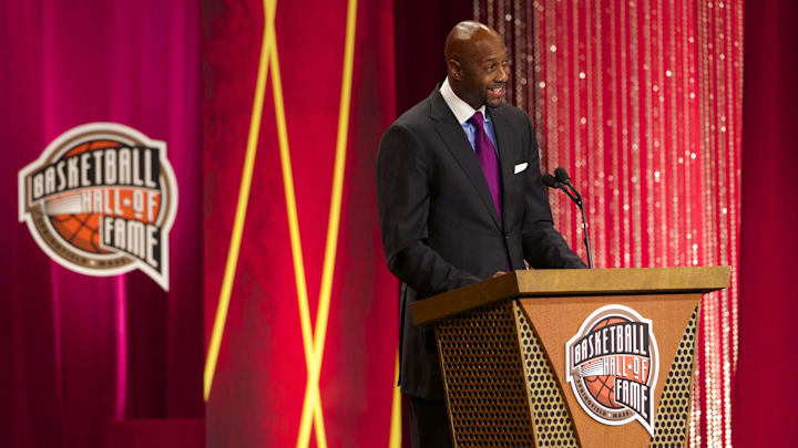 Aug 8, 2014; Springfield, MA, USA; Seven-time NBA all-star Alonzo Mourning is inducted into the Basketball Hall of Fame during the 2014 Naismith Memorial Basketball Hall of Fame Enshrinement Ceremony at Springfield Symphony Hall. Mandatory Credit: David Butler II-Imagn Images