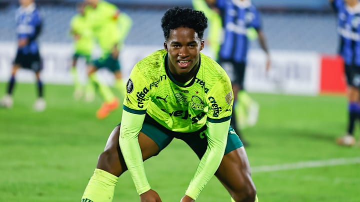 Endrick marcou e deu assistência no último jogo do Palmeiras na Libertadores