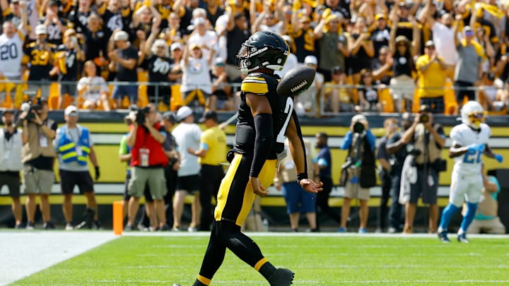 Los Angeles Chargers v Pittsburgh Steelers