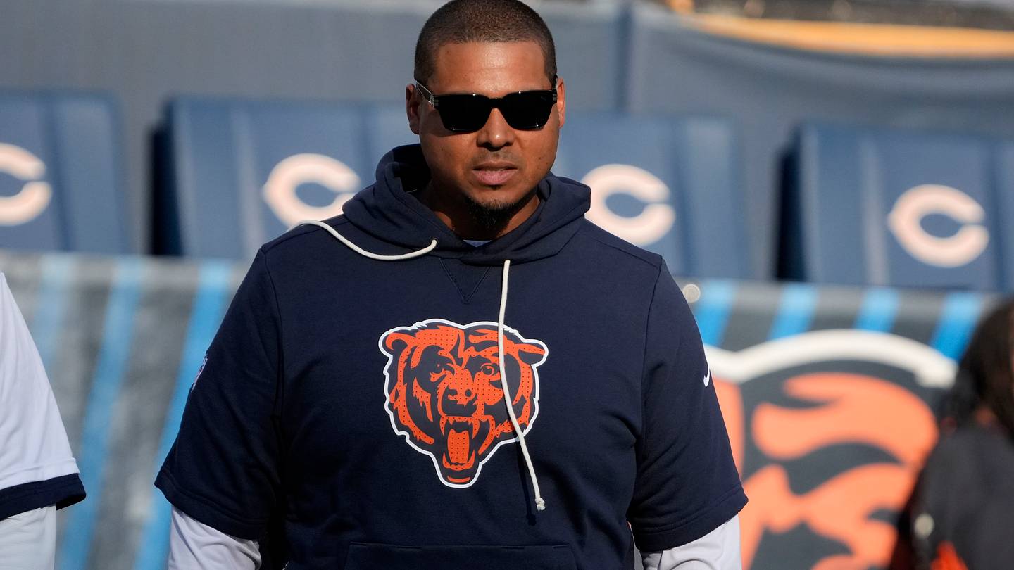Bears Can Pick Bones of the Eagles, Colts Before the NFL Trade Deadline