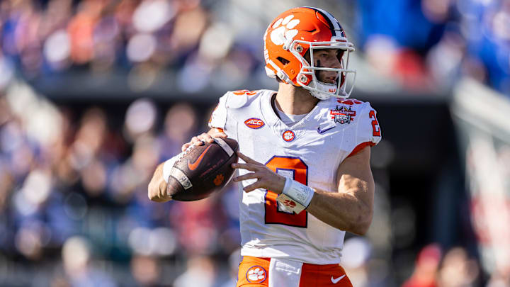 TaxSlayer Gator Bowl - Clemson v Kentucky