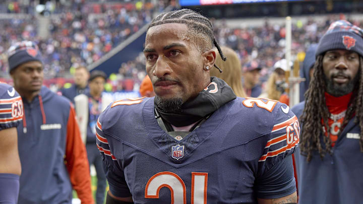 Oct 13, 2024; London, United Kingdom; Chicago Bears cornerback Jaylon Jones (21) leaves the field after an NFL International Series game at Tottenham Hotspur Stadium. Mandatory Credit: Peter van den Berg-Imagn Images Oct 13, 2024; London, United Kingdom; Chicago Bears cornerback Jaylon Jones (21) leaves the field after an NFL International Series game at Tottenham Hotspur Stadium. Mandatory Credit: Peter van den Berg-Imagn Images