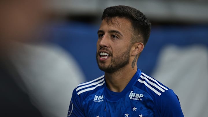 Matheus Henrique vinha sendo titular no Cruzeiro. 