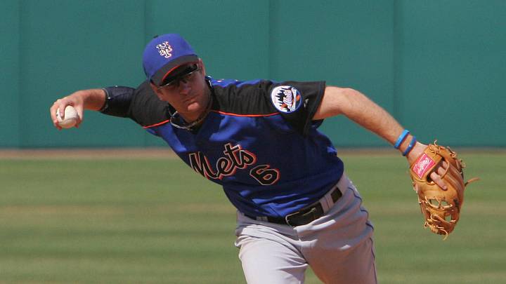Mar 21, 2006; Fort Lauderdale, FL, USA; New York Mets second baseman (6) Jeff Keppinger fields a grounder misplayed by his pitcher against the Baltimore Orioles at Ft.Lauderdale Stadium. Mandatory Credit: Tom Szczerbowski-Imagn Images Copyright Tom Szczerbowski Mar 21, 2006; Fort Lauderdale, FL, USA; New York Mets second baseman (6) Jeff Keppinger fields a grounder misplayed by his pitcher against the Baltimore Orioles at Ft.Lauderdale Stadium. Mandatory Credit: Tom Szczerbowski-Imagn Images Copyright Tom Szczerbowski
