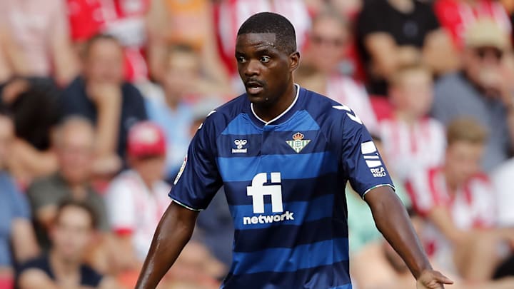 William Carvalho est au centre de toutes les attentions. 