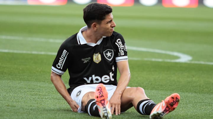 Savarino sentiu lesão muscular aos 31'