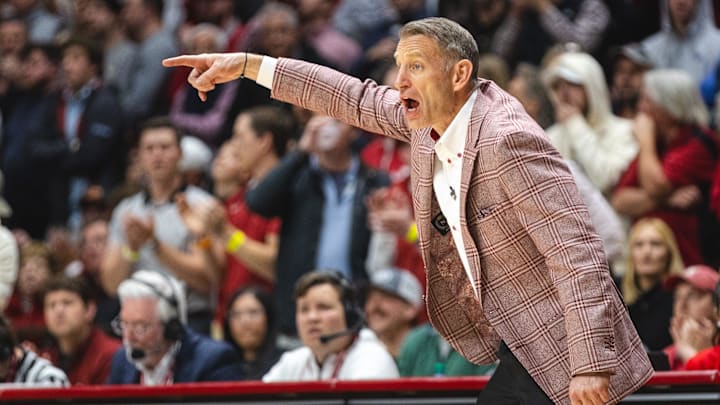 Mar 5, 2025; Tuscaloosa, Alabama, USA; Alabama Crimson Tide head coach Nate Oats directs his team against the Florida Gators during the second half at Coleman Coliseum. Mandatory Credit: Will McLelland-Imagn Images Mar 5, 2025; Tuscaloosa, Alabama, USA; Alabama Crimson Tide head coach Nate Oats directs his team against the Florida Gators during the second half at Coleman Coliseum. Mandatory Credit: Will McLelland-Imagn Images