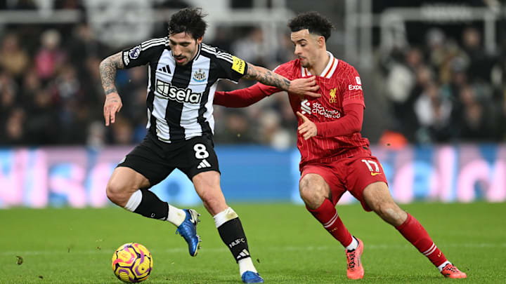 Liverpool x Newcastle se enfrentam pela Copa da Liga Inglesa
