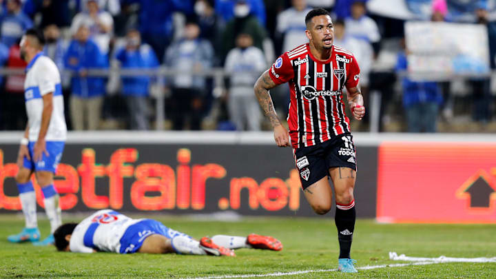 Luciano, atacante do São Paulo, autor de dois gols contra a Universidad Católica Luciano, atacante do São Paulo, autor de dois gols contra a Universidad Católica
