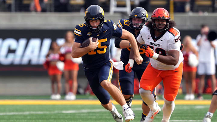 Cal quarterback Fernando Mendoza