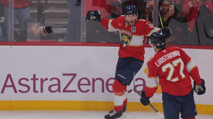 Sam Bennett is now the betting favorite to win the Conn Smythe Trophy.