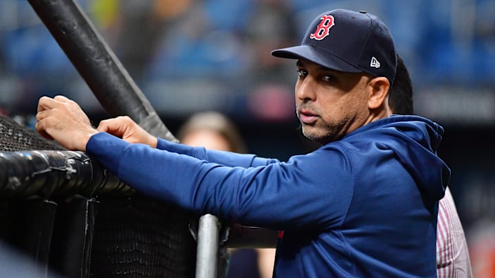Alex Cora recibió un mensaje de Bill Belichick
