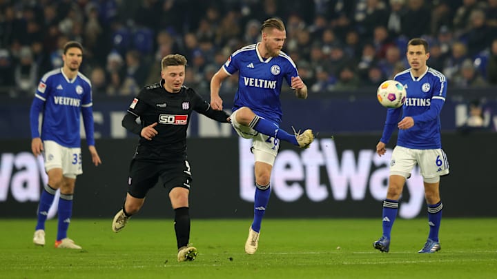 FC Schalke 04 v VfL Osnabrück