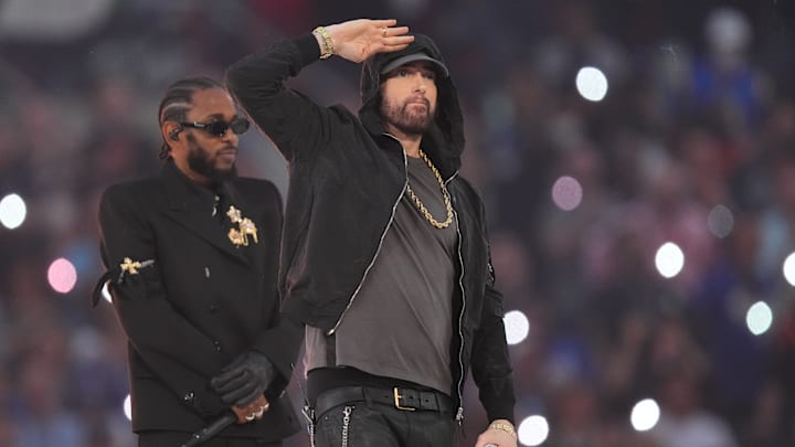 Eminem brilló junto a otras estrellas de la música en el show de medio tiempo del Super Bowl 2022