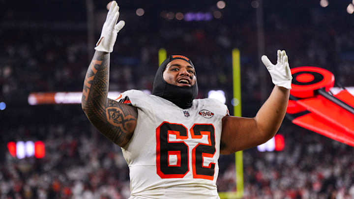 Siaki Ika, Cleveland Browns
