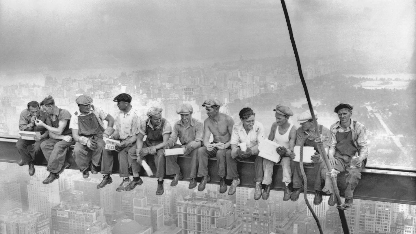 10 Fascinating Facts About the Photograph âLunch Atop a Skyscraperâ